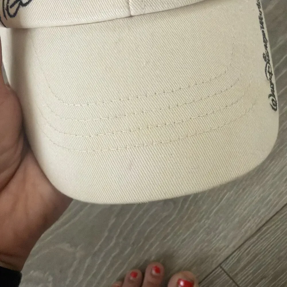 Vintage Walt Disney World Winnie Pooh + friends hat Sz YOUTH embroidered